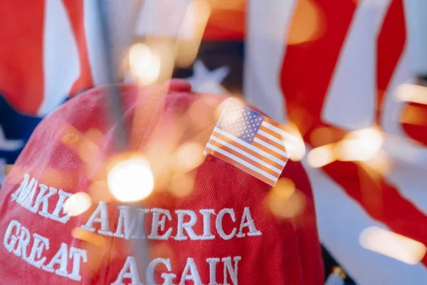 Politico: Popularitatea globală a SUA se prăbușește după revenirea lui Trump la Casa Albă