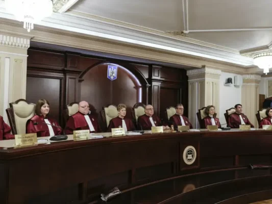 CCR a validat rezultatele primului tur al alegerilor prezidenţiale. Începe campania pentru turul II