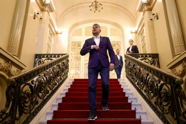 Exclusiv
Amurgul idolilor. Cum a ajuns PSD un partid de mâna a doua după 3 decenii la vârf. Expert: „Sunt sfâșiați așa cum e și România”
