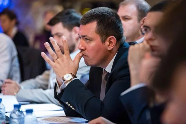Buletin de București: City managerul Sectorului 4, venituri de zeci de mii de euro din cinci funcții publice, într-un an