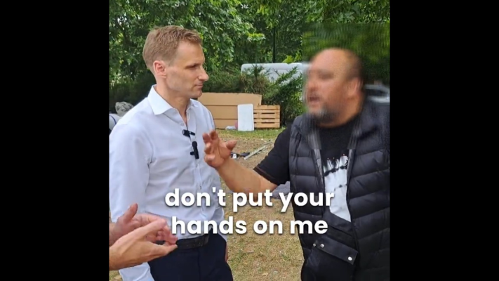 Chris Philp, politician britanic, a filmat o tabără de români și bulgari pe Park Lane: ”De ce trăiți aici, în corturi?”„De unde aveți bani pentru bere?”