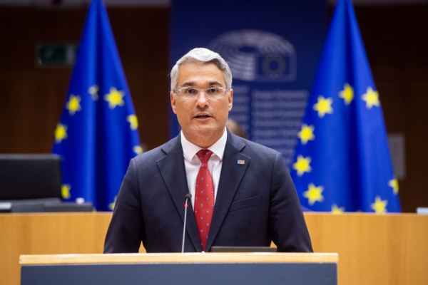 SURSE PNL, pe cale să pună un implant Cioloș la Ministerul Fondurilor Europene. Dragoș Pîslaru, posibil să ia locul lui Marcel Boloș