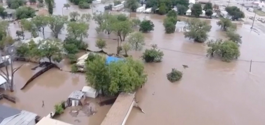 Numărul morţilor în urma inundaţiilor din Texas a ajuns la 82. Donald Trump intenţionează să meargă în zona afectată