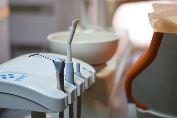 Un copil de 5 ani a înghițit o freză dentară la dentist. Părinții cer despăgubiri și acuză neglijență