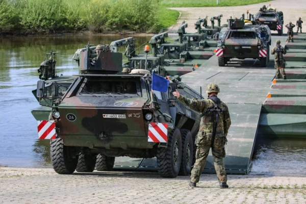 Germania are o fereastră de timp de numai trei ani pentru a se reînarma / Țara ar avea nevoie de 50.000 până la 60.000 de noi soldaţi în următorii ani