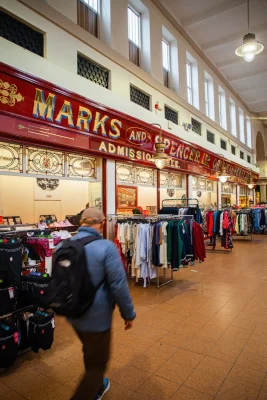 Un atac cibernetic la retailerul britanic Marks & Spencer va şterge aproape o treime din profitul anual / Atacul a fost calificat de companie drept ”extrem de sofisticat şi ţintit”