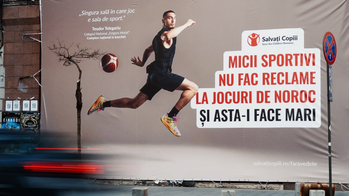 FOTO Campanie cu sportivi minori realizată de organizația „Salvați Copiii” împotriva reclamelor la jocuri de noroc și a celor care „își folosesc celebritatea pentru a influența psihicul unui copil promițându-i câștiguri rapide”