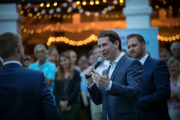 Fostul cancelar austriac Kurz a fost achitat de acuzaţia de mărturie mincinoasă