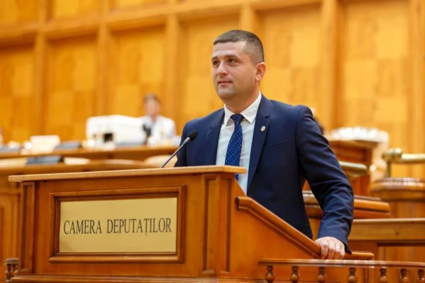 USR anunță o petiție pentru Legea anti-manipulare online