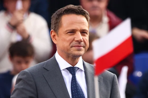 Alegeri prezidenţiale în Polonia: Candidatul partidului de guvernământ conduce la limită în sondaje înaintea turului al doilea