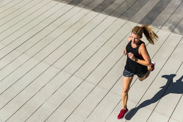 Sondaj IRES: 32% dintre români nu fac niciun tip de activitate fizică / 18% au resimţit ruşine, teamă sau disconfort în spaţiile publice atunci când au încercat să facă sport