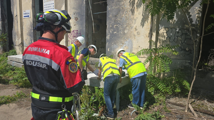 În cât timp ar putea fi evacuat un spital cu 400 de paturi, în cazul unui cutremur major: 8-12 ore, pe hârtie / Arafat, după exerciţiul SEISM 2025: Într-un cutremur resursele nu sunt din abundenţă, pentru că se distribuie