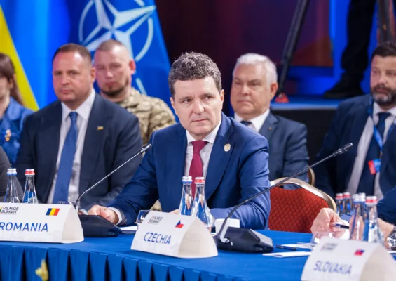 „Imaginati-l pe Simion aici”. Presedintele Dan, intre presedintele Ucrainei si al Cehiei la summitul UE de la Vilnius