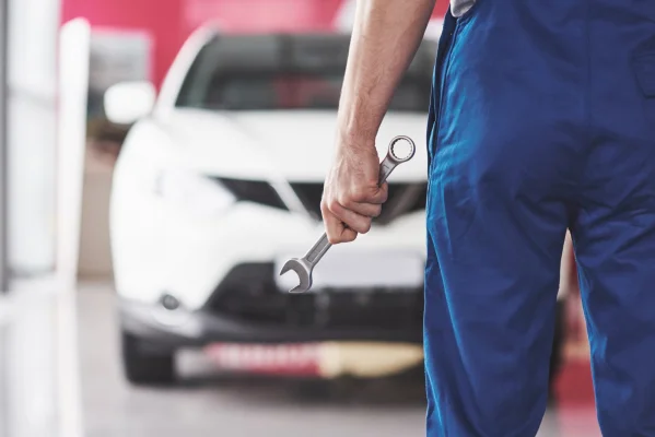 Consiliul Concurenţei investighează BMW Romania, Porsche Romania, Mercedes-Benz România, Hyundai Auto România, Renault Commercial Roumanie şi Euro Inter Trade Corporation, pentru înţelegeri cu membrii reţelelor lor autorizate de dealeri şi reparatori auto