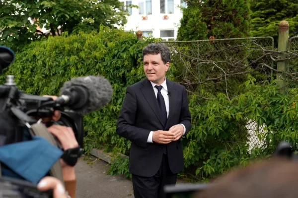 Video
Nicușor Dan despre viitorul Executiv: „Cel mai bine este să avem un guvern care să vrea să lucreze 3 ani și jumătate și un premier politic”