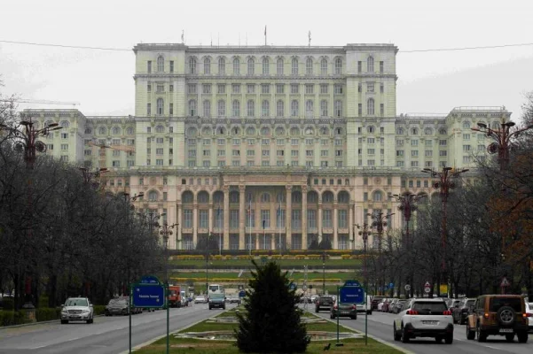 Proiect de lege: Fără bani de chirie pentru aleșii cu case în Capitală
