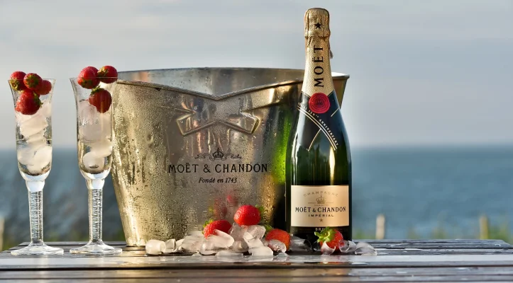 (P) Moët & Chandon: istoria uneia dintre cele mai cunoscute case de șampanie din lume