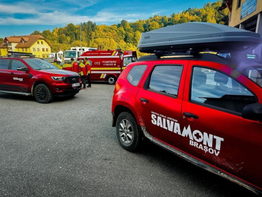 Intervenție complexă pentru salvarea unui turist blocat într-o zonă stâncoasă din munții Făgăraș