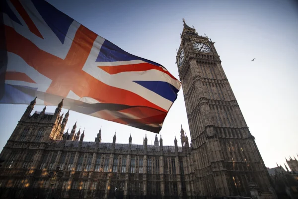 Acces la vizele de muncă în Marea Britanie în funcție de nivelul de educație