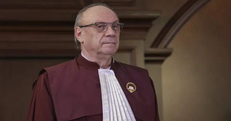 Cum motiveaza CCR secretizarea declaratiilor de avere ale demnitarilor: „Expunere nejustificata a datelor legate de viata privata”