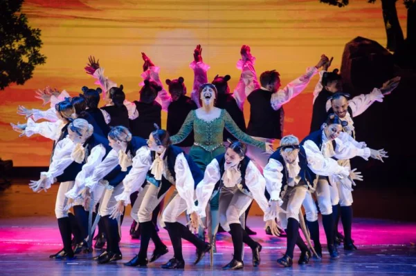 Shrek Musicalul cucerește Bucureștiul: Primele două reprezentații, sold out. Ultimele bilete disponibile pentru 3 și 4 iunie