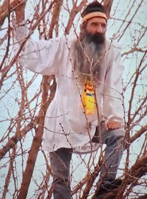 Preşedintele Comisiei pentru cercetarea abuzurilor din Camera Deputaţilor, întâlnire cu Stegarul Dac, aflat de aproape trei săptămâni în greva foamei la Penitenciarul Rahova / El a recurs la acest gest pentru că au fost anulate alegerile prezidenţiale