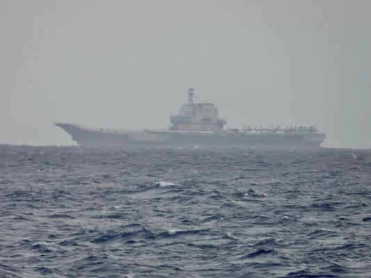 China continuă exercițiile militare în jurul Taiwanului pentru a doua zi la rând. 13 nave militare, desfășurate pe toate laturile insulei