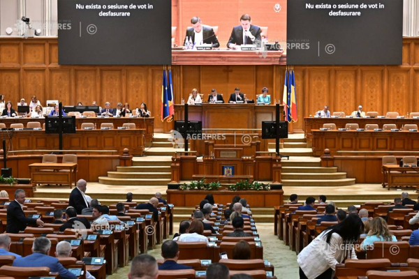 Parlament: Decontarea chiriei în Capitală pentru unii parlamentari - argumente pro și contra în plenul reunit