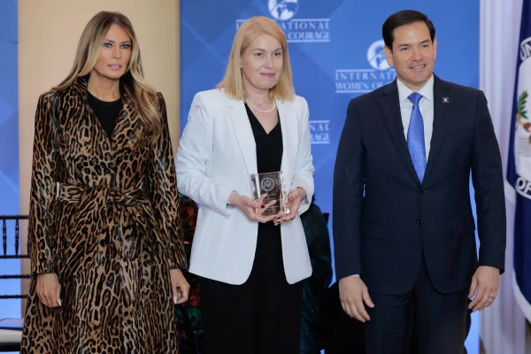 INTERVIU. Românca Georgiana Pascu, premiată de Melania Trump în SUA. Activista a descoperit cazurile azilelor groazei
