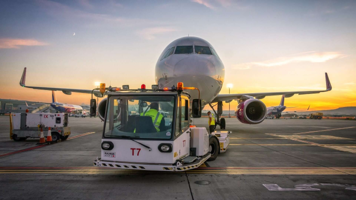 Record al traficului aerian, pe Aeroportul Internaţional Cluj. Peste 1,6 milioane de pasageri, în primele șase luni ale anului