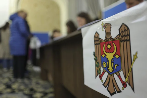 „Alegerile prezidențiale din România vor determina și viitorul Republicii Moldova”. Cum votează românii basarabeni și de ce în următorii ani pentru R. Moldova ar putea fi mai important cine va fi președinte la București decât la Chișinău