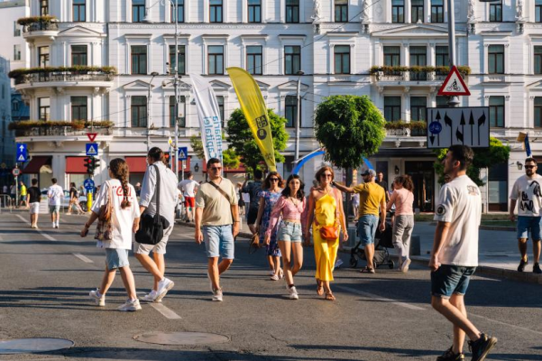 „Străzi Deschise – București” animă din nou orașul cu demonstrații de pictură, spectacole de animație, acrobații și concursuri cu premii