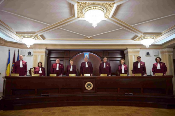12 bugetari de lux, cu lefuri și pensii cumulate de peste 7 milioane de lei în anul fiscal 2023