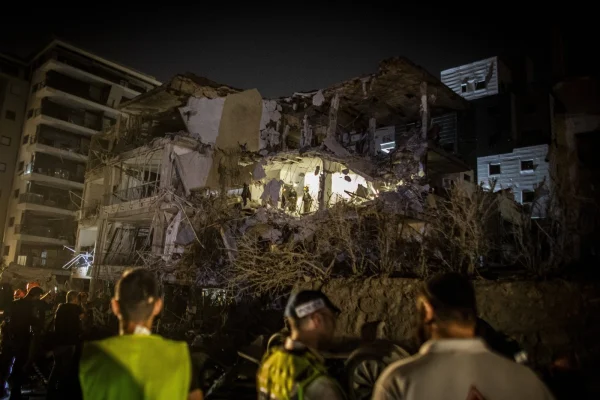„Teheranul va arde”, avertizează Israelul. Iranul amenință bazele regionale ale Regatului Unit, SUA și Franței