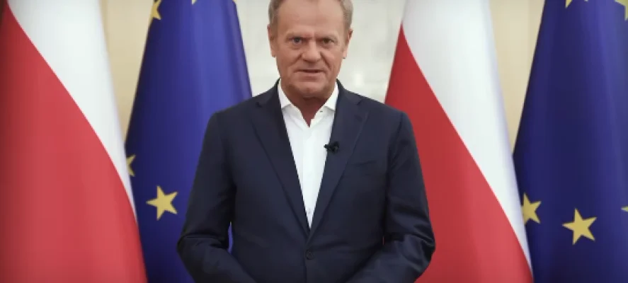 Tusk, mesaj în limba română înainte de alegeri: Românii să apere democrația cum a apărat Duckadam la Sevilla