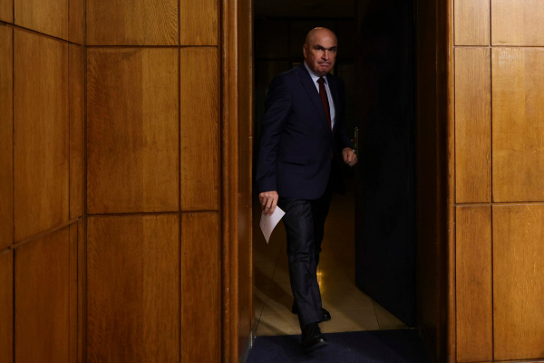 LIVE VIDEO Premierul Bolojan: TVA crește la 11% și 21% / Suprataxarea băncilor și a jocurilor de noroc / Creșterea accizelor la tutun, alcool și combustibil / Creșterea contributorilor la CNAS / Impozit pe dividende de la 10 la 16% / Indemnizațiile de la CCR: Imorale, nu avem de dat bani în plus