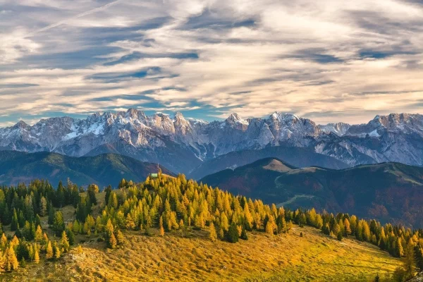 Vandalism în creştere în Alpi; refugii montane, sever avariate / ”Oamenii şi-au făcut nevoile în jurul cabanei”