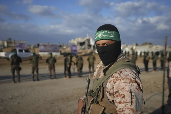 Hamas, deschis la o încetare a focului pe termen lung cu Israelul, dar refuză să depună armele