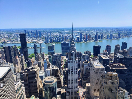 Comerțul american se revoltă: Retailerii contestă legea newyorkeză privind prețurile