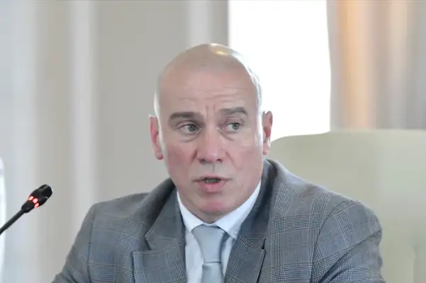 Și ministru, și secretar de stat. Cum a reușit ministrul Culturii, Demeter Andras Istvan, să tulbure apele în Guvern