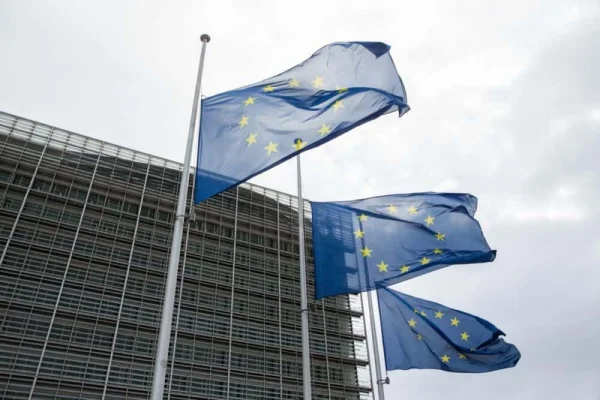 Comisia Europeană a prezentat planul de acțiune pentru a asigura o industrie a oțelului și a metalelor competitivă și decarbonizată