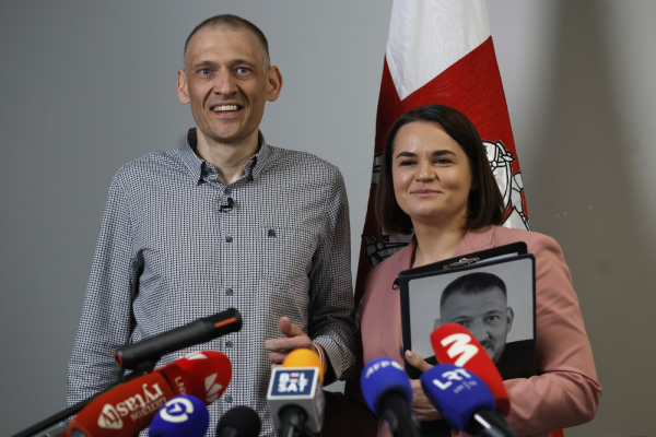 Candidat la prezidențiale, condamnat la 18 ani, printre deținuții ELIBERAȚI de Lukașenko după o întâlnire cu emisarul lui Trump
