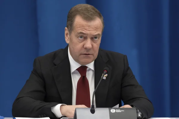 Rusia îl acuză pe Zelenski de „provocări” la adresa securității sărbătorii de 9 mai. „Nimeni nu va putea garanta că Kievul va apuca ziua de 10 mai”