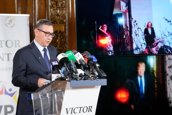 Ponta acuză că Antonescu e în spatele pozelor „fake” publicate de Lasconi: plângere pe numele şefei USR