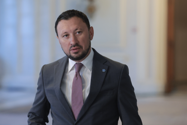 Mircea Fechet: Primele neruşinate pentru pensionare de la Romsilva au surori gemene la CCR