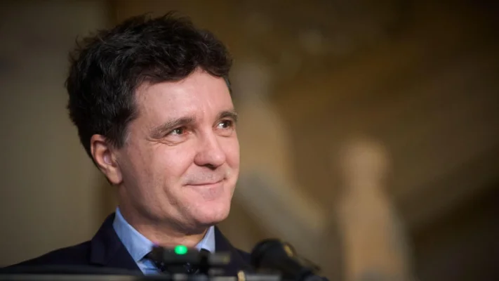 Organizatorii care au bătut palma cu Nicușor Dan dau vouchere la Untold. Ingrid Mocanu: Parchetul trebuie să declanșeze urmărirea penală