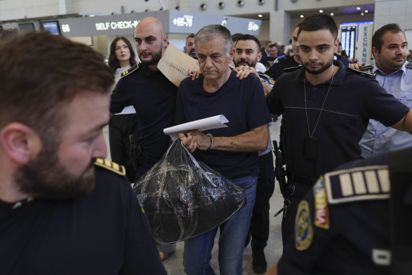Ionuț Costea, cumnatul lui Mircea Geoană, adus în țară din Turcia pentru a executa o pedeapsă de 6 ani de închisoare