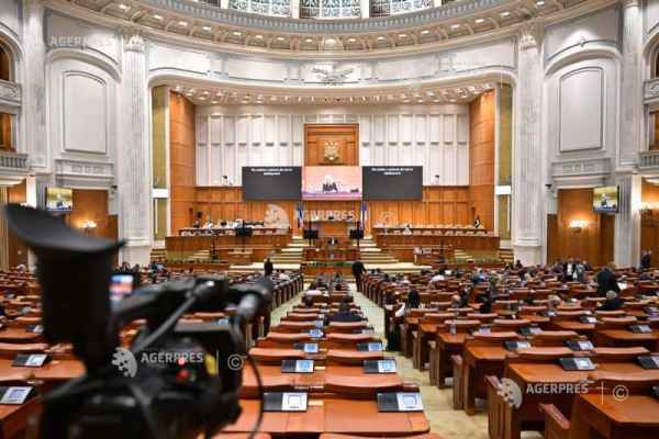Parlament/ Sesiunea extraordinară - prelungită până pe 9 iulie