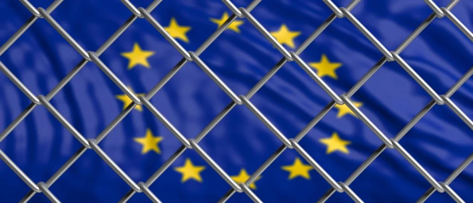 Nouă state UE cer o nouă interpretare a drepturilor europene pentru a ușura DEPORTAREA migranților