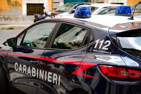 Româncă de 40 de ani și fiica ei de aproximativ 5 luni, găsite moarte într-un parc din Roma / Femeia era băgată într-un sac de plastic / Poliția caută un bărbat est-european, care ar avea legătură cu acest caz